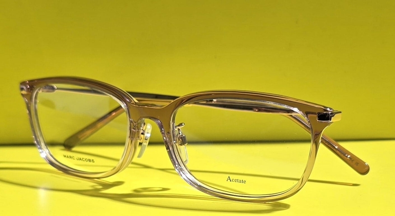 Marc Jacobs 744 08M