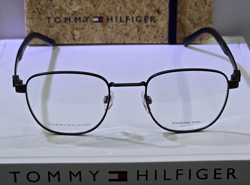 Tommy Hilfiger TH2140 T17